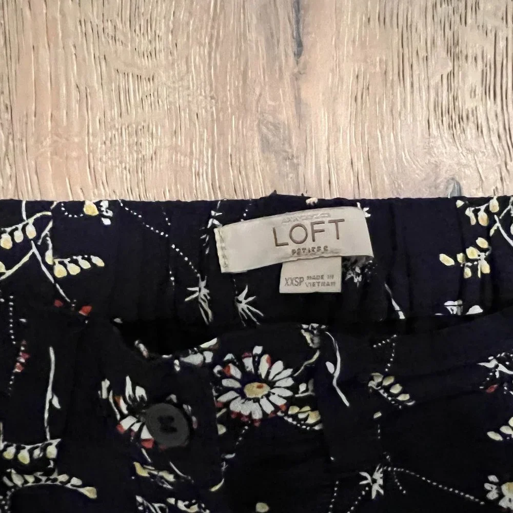 LOFT Floral Skirt - Picture 2 of 3